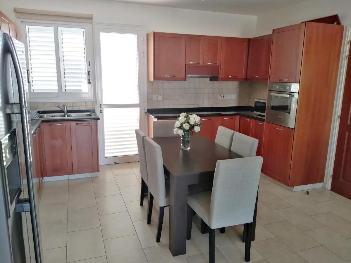 Kato Paphos Suites Εξωτερικό φωτογραφία